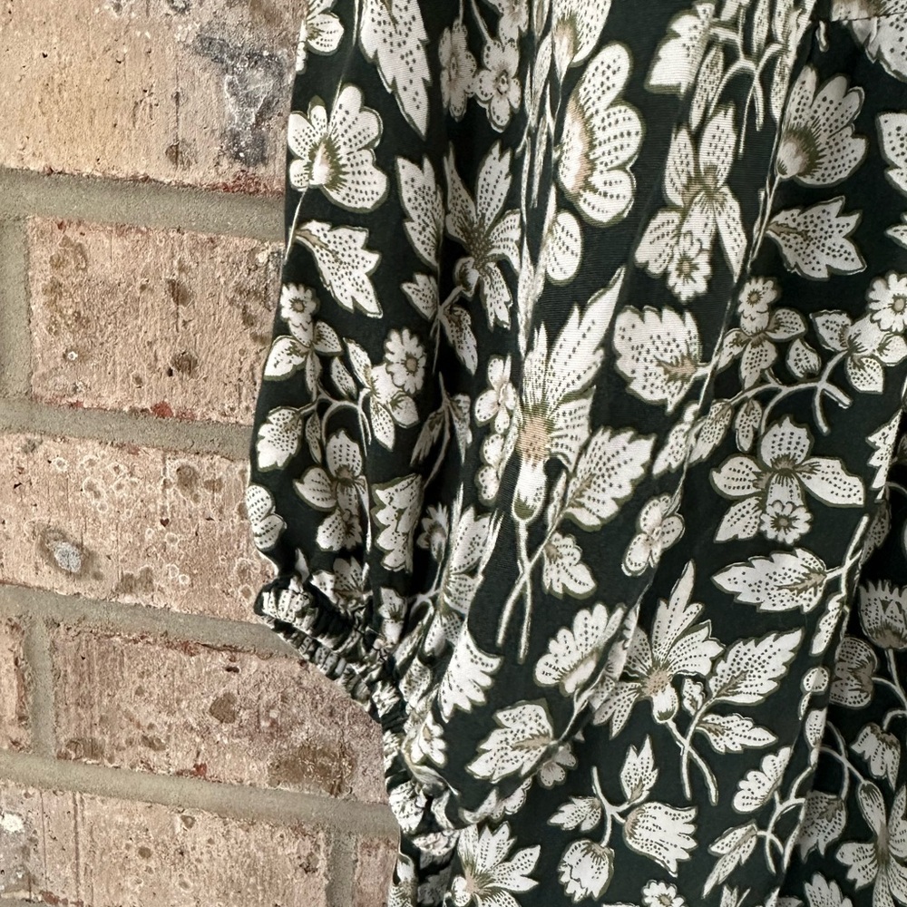 Old Navy Floral Dress - Picture 3 of 8
